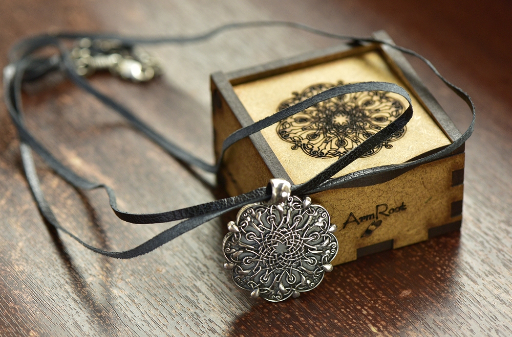 Pendant "The Universe" thumbnail