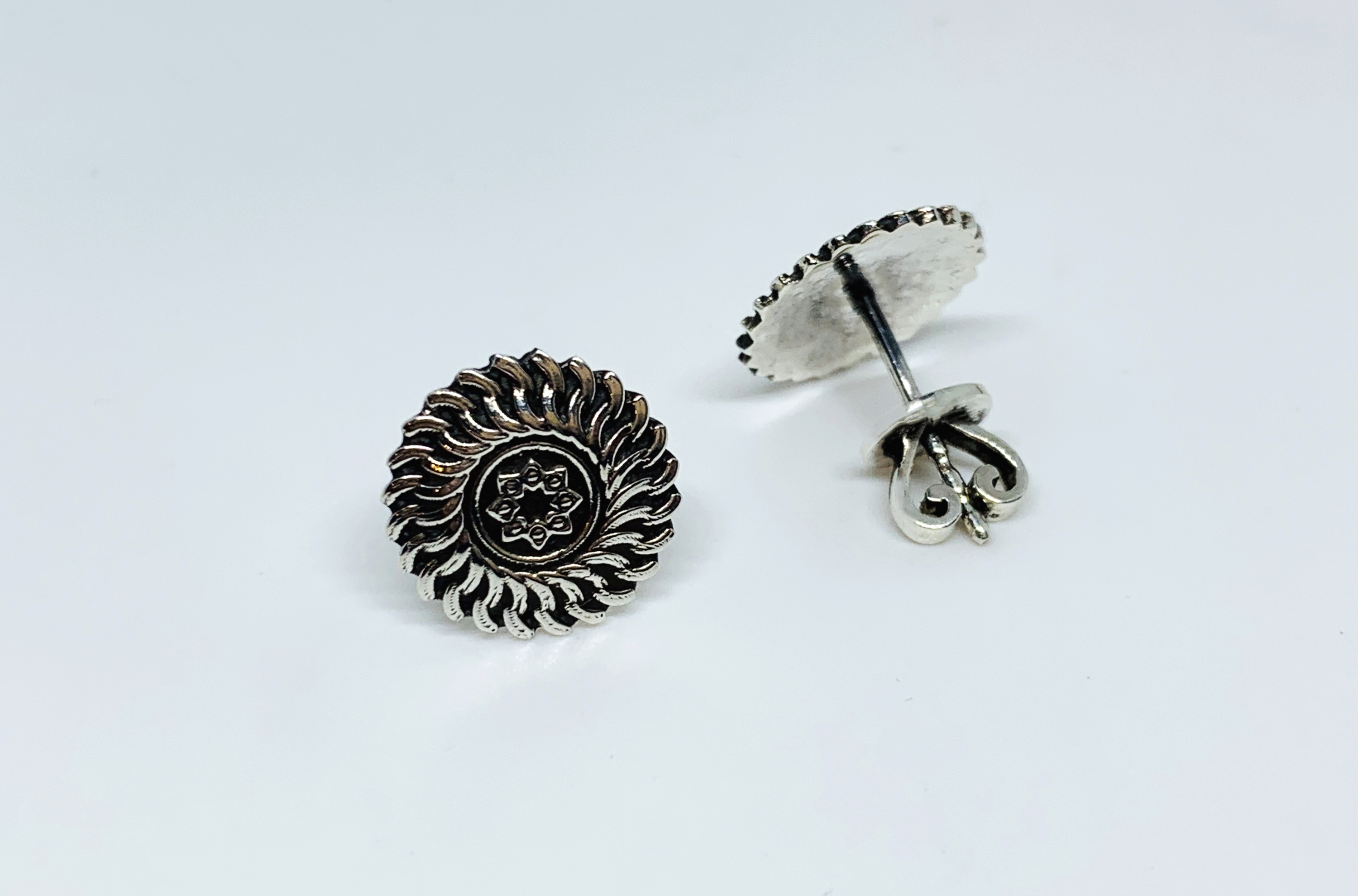 Puset Earring "Tha Sun" thumbnail